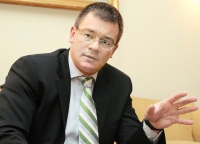 Premierul Mihai Răzvan Ungureanu (sursa: romanialibera.ro)