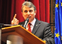Ministrul Economiei Lucian Bode (sursa: monitorulcj.ro)