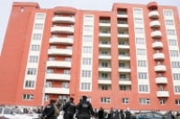 Dezvoltatorii v&acirc;nd doar o locuinţă pe săptăm&acirc;nă