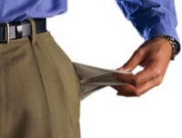 Creşte numărul celor care nu-şi mai pot plăti ratele la bănci