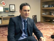 VIDEO :: Ionuţ Negoiţă :: Cei care îşi doresc să cumpere un apartament în ansamblurile dvs, dar nu au bani pot sta mai întâi în chirie?