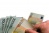 Scad dobânzile la creditele în lei, dar cresc la euro