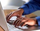 Români păcăliţi să ia credite mai scumpe, prin dezinformare. Cele mai multe informaţii greşite sunt pe internet