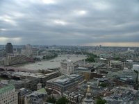 LONDRA: mai mulţi cumpãrãtori de case strãini, decât englezi