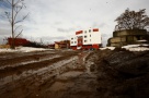 „Paradisul verde“ – împachetat în nămol: viaţa în cartierele noi