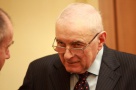 Criza creditelor într-o nouă etapă. Oficialii BNR vorbesc de „oameni scoşi din case“