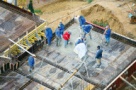 Scăderea preţurilor materialelor de construcţii a ieftinit casele cu 15%