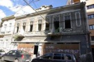 O cladire veche de peste o suta de ani de pe Calea Mosilor a fost demolata