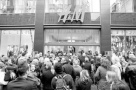 Gigantul H&M atacă piaţa de îmbrăcăminte cu magazine în Plaza, Unirea şi Bucureşti Mall
