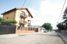 Cum se trăieşte în Pipera: între străzile de pământ, fără canalizare şi proiectele de vile cu circuit închis