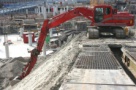 Constructorii români caută lucrări în străinătate, deoarece piaţa locală e blocată