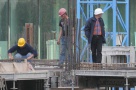Industria construcţiilor este în aer