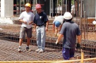 Comenzile din construcţii, în cădere liberă