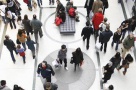 DTZ: Vânzările retailerilor au scăzut cu 5,3% în primele opt luni ale anului