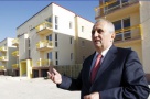 Soluţia de criză: apartamentele cu trei camere sunt transformate în locuinţe cu două camere