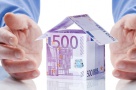 Casele se ieftinesc, dar avansul la credite crește