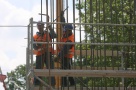 Constructorii ameninţă cu oprirea lucrărilor pentru a-şi recupera datoriile de 1 mld. euro din 2009