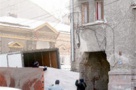Locuitorii din zona Berzei-Buzeşti se mută pe ultima sută de metri, cu buldozerele în stradă