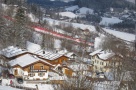 Vacanţă în Alpii austrieci: schiezi pe gheţar şi mergi cu telescaunul încălzit