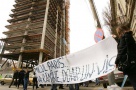 Mii de construcţii ilegale, la un pas de demolare