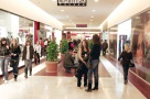 Pe o piata macinata de insolvente, investitorii in retail se asteapta la randamente-record