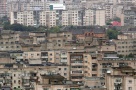 Preţurile apartamentelor vechi vor scădea cu încă 30% în următorul an