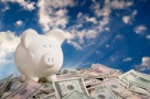 Comisia Europeană încurajează românii să ia credite ipotecare şi din alte ţări