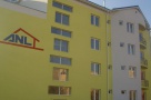 Directoare în ministerul lui Udrea, are două locuinţe de la ANL. Împreună cu soţul