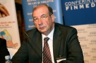 Lipsa unei educaţii bancare din România creează o prăpastie între clienţi şi bănci