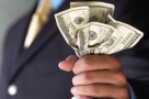 Leumi ieftineşte creditele imobiliare. Marja de dobândă scade cu 0,5 puncte la euro
