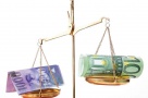 Creditele în franci elveţieni păgubesc mii de familii. Care sunt soluţiile?