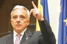 Românii nu mai iau credite decât pentru case