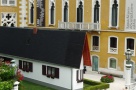 Casele înguste, noua modă a crizei: Mai puţin spaţiu, costuri reduse de întreţinere