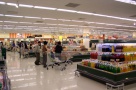 Construcţiile de hipermarketuri: încurajate de Comisia Europeană, înfrânate de Guvern