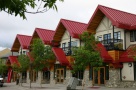 Piaţa imobiliară din Canada alunecă şi ea