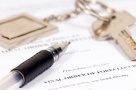Legi noi, mai dure: locuințe executate pentru datorii neglijabile și penalități uriașe pentru restanțieri