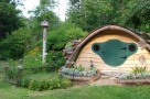 De unde poţi cumpăra şi cât costă o casa de hobbit