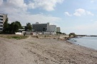 Plajele, curăţate pe repede înainte. Nu pentru 1 Mai, ci pentru inspecţia de dinainte.