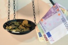 Cursul valutar: 5 lei/euro, în curând, indiferent de evoluţia Zonei euro