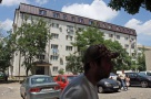 MODA MANSARDELOR PE BLOCURILE COMUNISTE. Mărmureanu: „Zboară primele la cutremur”