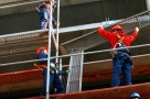 Se dezgheaţă piaţa imobiliară? CINE îşi face casă în 2012
