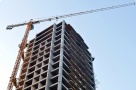 Bucureştiul de criză: prăbuşit şi apoi reconstruit de câţiva oameni simpli. Milionarii încă nu au curaj să intervină