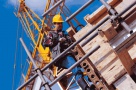 Numărul autorizaţiilor de construire creşte în Bucureşti-Ilfov, însă scade în restul regiunilor