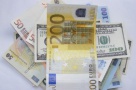 Euro, la cel mai mic nivel al ultimelor patru săptămâni