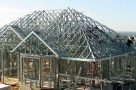 Cum îţi ridici casă în două săptămâni? Locuinţele cu structură metalică, perfecte pentru clienţii grăbiţi