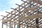 VIDEO In Romania inca se construiesc case!