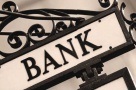 Executarea silită nu înseamnă neapărat stingerea datoriei către bancă. Clienţii pot rămâne în continuare datori