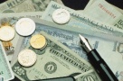 Cât te costă un credit? Vezi ce spune legea în domeniu