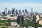 Dallas, oraşul american caracterizat de zgârie-nori şi clădiri de sticlă