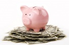 Credibilitatea băncilor, în scădere. Urcă numărul celor care păstrează economiile acasă